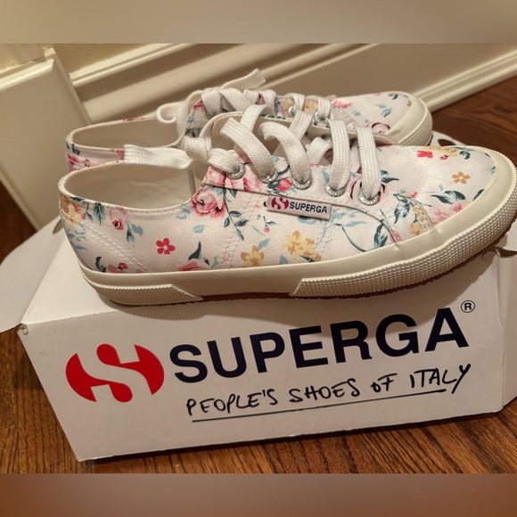 Superga Women\'s Floral Canvas Sneakers - White SZ 7